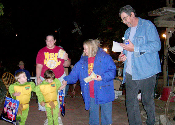 Turtles at Rubel Castle Halloween, 2006 pharmtrickrtreat_061031.009